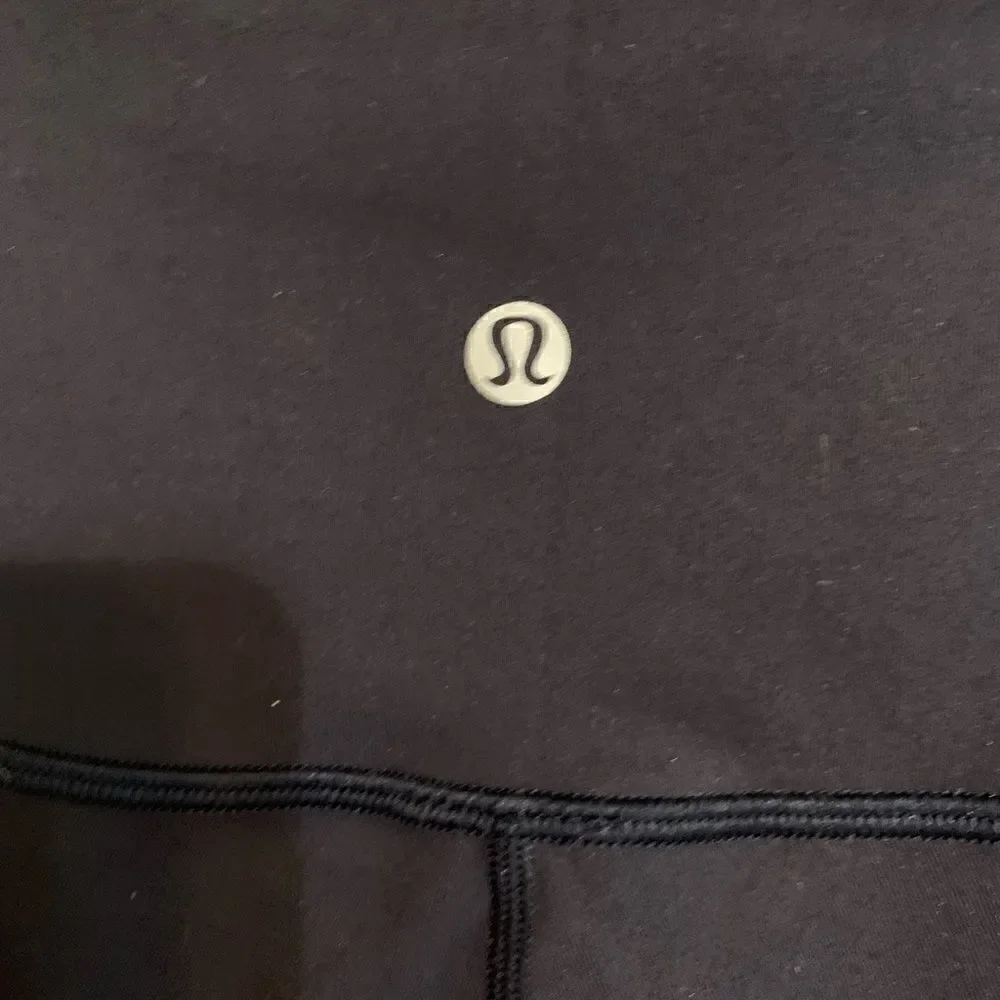 Lululemon Wunder Under Crops in Navy Blue Size 4